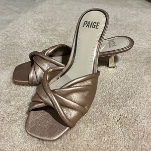 Paige Mia Sandal in Bronze, size 7, NWT, never worn.